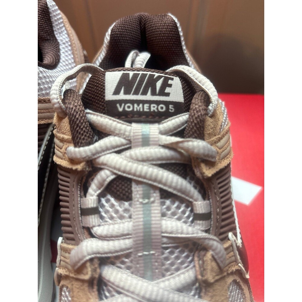 Nike - Picture 4 of 5